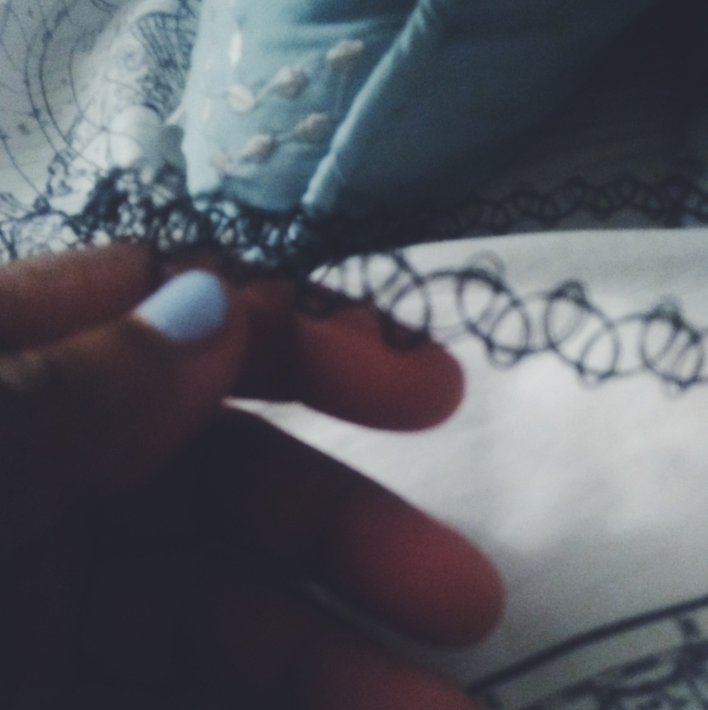 Plain chocker
